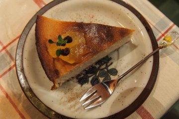 Kue keju tahu di Le Coccole