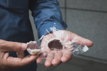 Inside the manju there is anko, which is made from boiled adzuki beans and sugar.