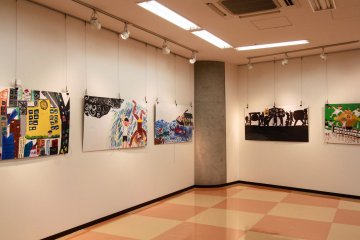 Small gallery in a corner of the 7th floor