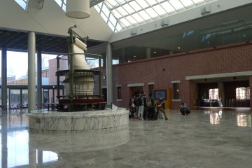 Le métier à tisser circulaire, symbole du musée