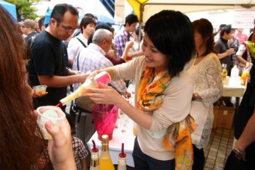 Another splash? The plum wine festival in 2012 had 145 different kinds of umeshu and fruit wine to choose from. There were 68 competing in the classic plum wine section, and many other specialty wines, like ginger, pear, lychee, and yogurt.
