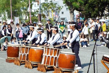 Lady Taiko Drummers