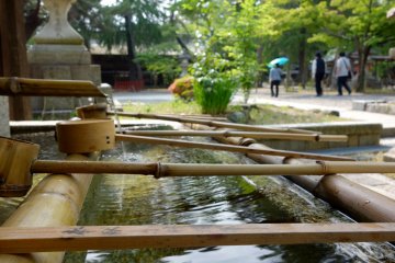 Le "temizuya" pour se purifier le corps et l'âme avant de se présenter aux divinités