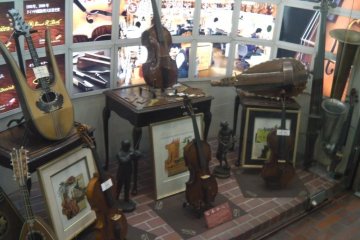 Display of antique instruments