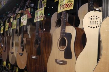 Acoustic lovers, unite!