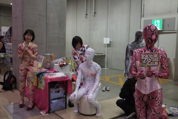 國際展示中心會場K區－人體繪畫攤子