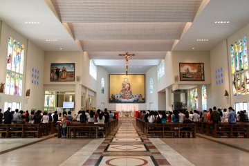 English mass held at 14:00