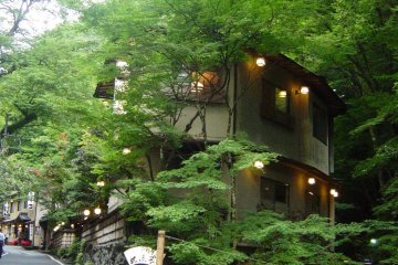 Cozy inns along the main road in Kifune