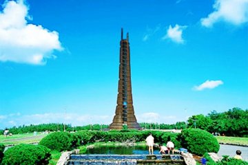 The Centennial Monument and Park can be seen from some of the higher buidulings