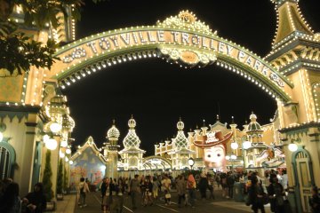 Tokyo DisneySea di Malam Hari