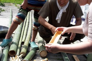 Making bamboo dinner sets
