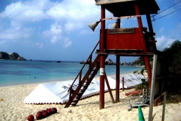 Lifeguards watch over this beach during summer and autumn