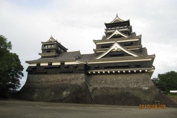 The keep tower from the west