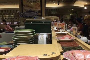 Le plateau tournant du comptoir