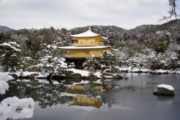 Pemandangan Musim Dingin Kinkakuji