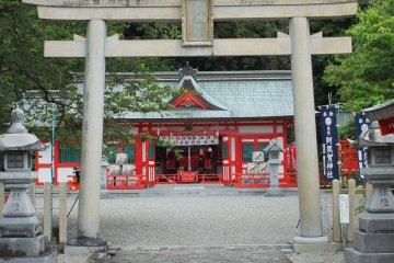 Asuka Shrine entrance