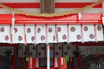 A peek into the shrine, all the way back to the most holy of holy