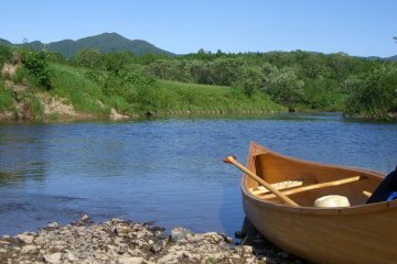 Plenty of places to stop, rest, or have a picnic along the Tombetsu River