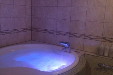 Un bain agréable avec des lumières et un bain moussant (Préfecture de Fukushima)