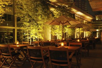 Kafe yang romantis dan tenang, di mana Anda dapat bersantai bersama teman dan keluarga