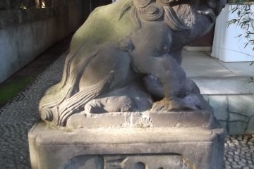A komainu guardian lion