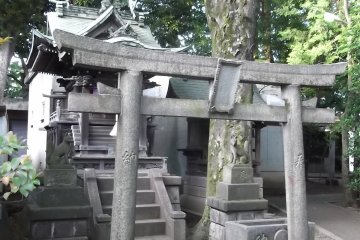 Another of the many miniature side shrines
