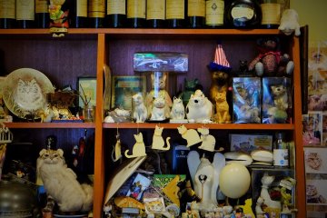 More cat knick-knacks than actual cats