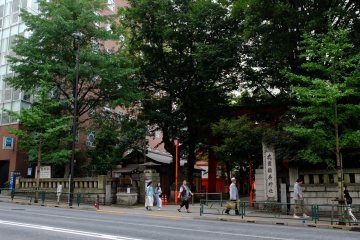 To the outside viewer, Hanazono Shrine is covered in greenery 