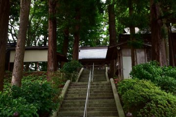Kaburahachiman Shrine