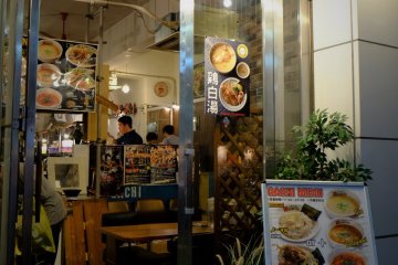The entrance, with their main dishes displayed