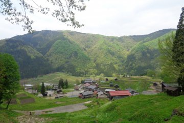 Tanekura Village