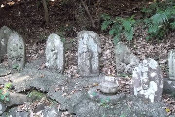 More ancient, ancient stone carvings