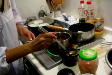 Making Clear Soup using the freshest Kyoto spring water