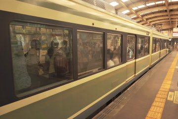The Enoden train in Fujisawa Station