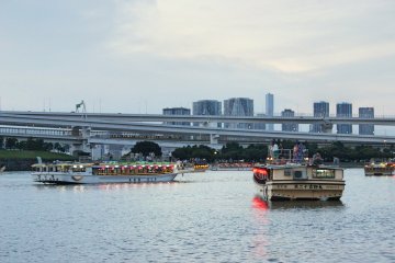 Restaurant boats