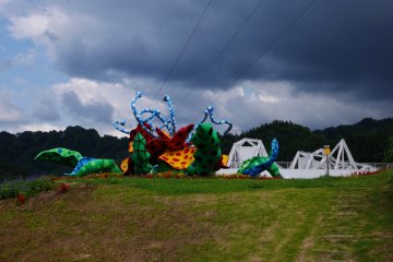 This piece is undoubtedly Yayoi Kusama's style