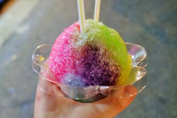 Shaved ice and flavoured syrups