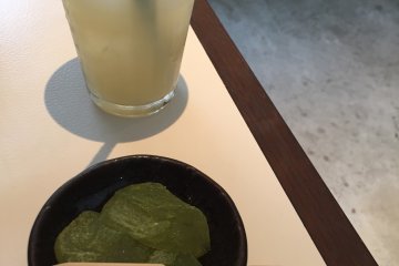 Dessert and drink included with the set