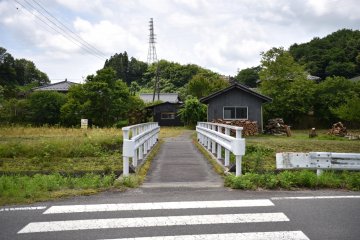 White bridge