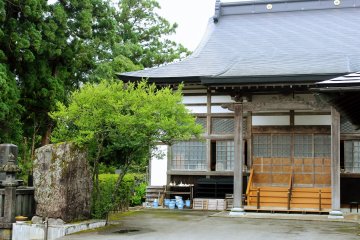 Shinto shrine hiding in one of the small streets