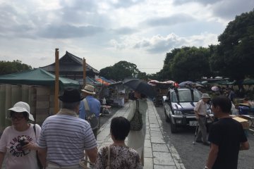 Walking around Toji Temple