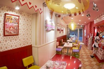 Maid cafe