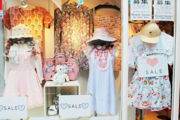 Salah satu toko baju di Harajuku