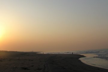 Sunrise in Bentenjima...
