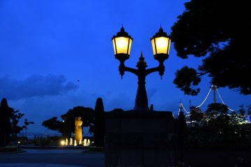 Twilight view seen from the sidewalk of Yamashita park