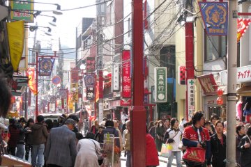Pecinan yang sibuk di Yokohama