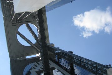 The height of the building is 173 meters