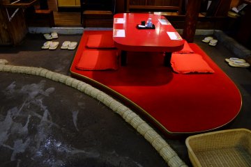 Ring sumo dan tempat duduk tradisional