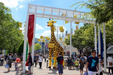 East Entrance to the Tempozan Marketplace's plaza.