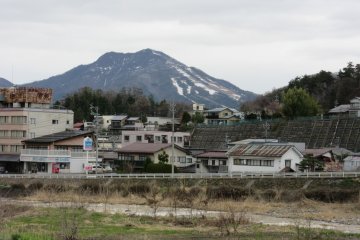 Yudanaka is surrounded by mountains 